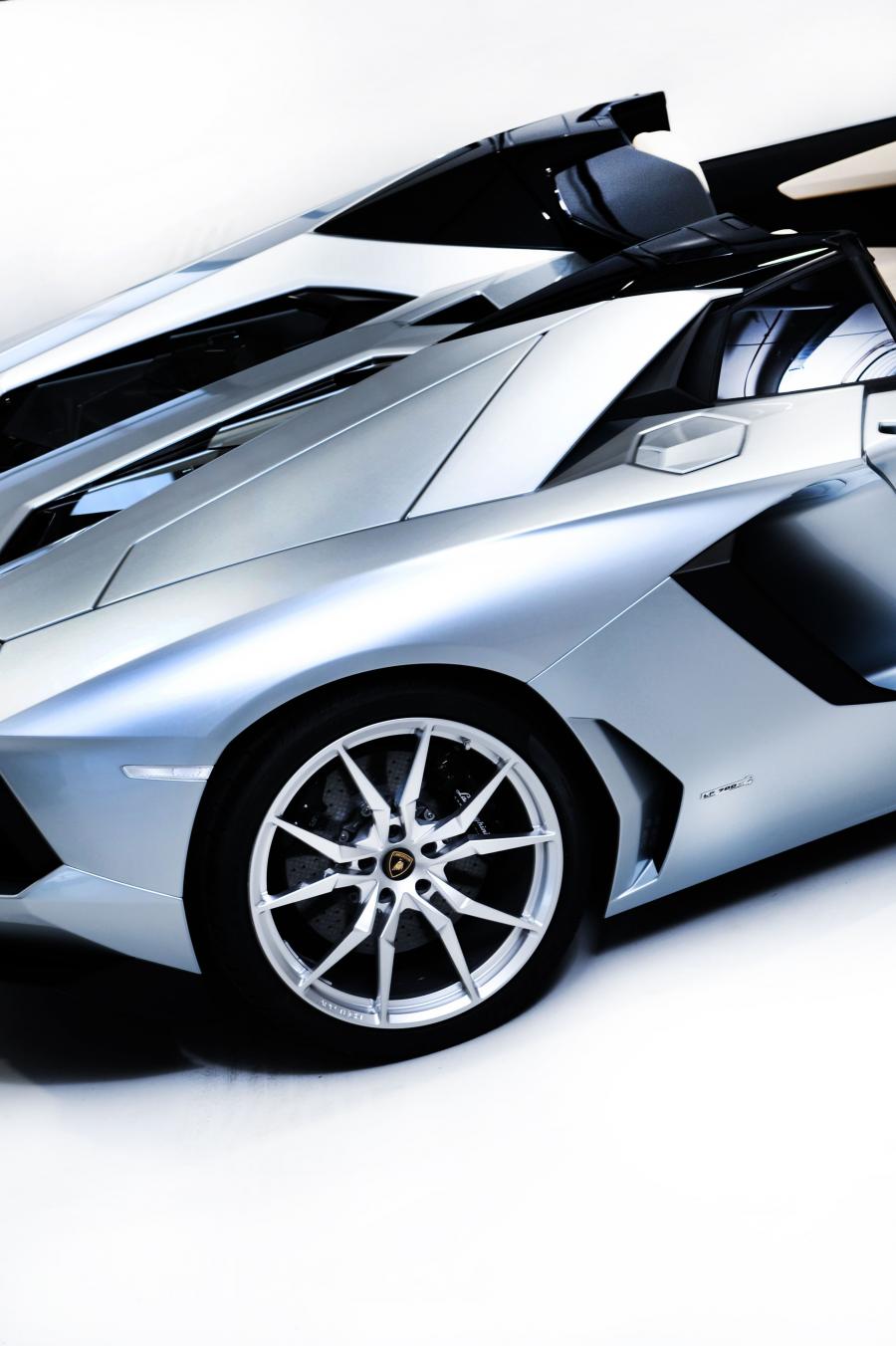  Lamborghini Aventador LP700-4 Roadster 2012 года  (фото 71 из 88)
